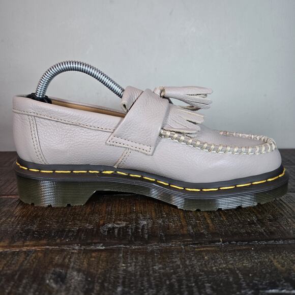 NEW Dr Martens Adrian Womens Size 6 Leather Tassel Loafer Shoes Taupe - Picture 8 of 11